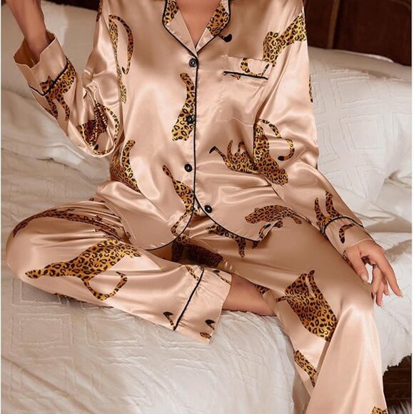 Women's Leopard Print Silk Satin Pajama Set - Picture 3 of 6